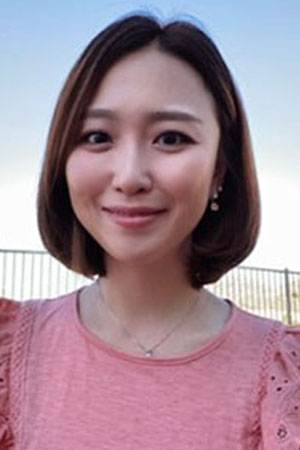 Dr. Lexi Hwang